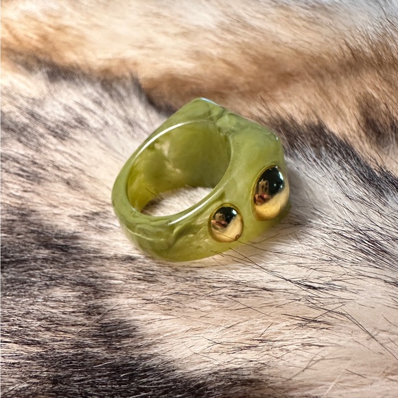 Retro Sage Gold Bubble Resin Statement Ring - Picture 6 of 7
